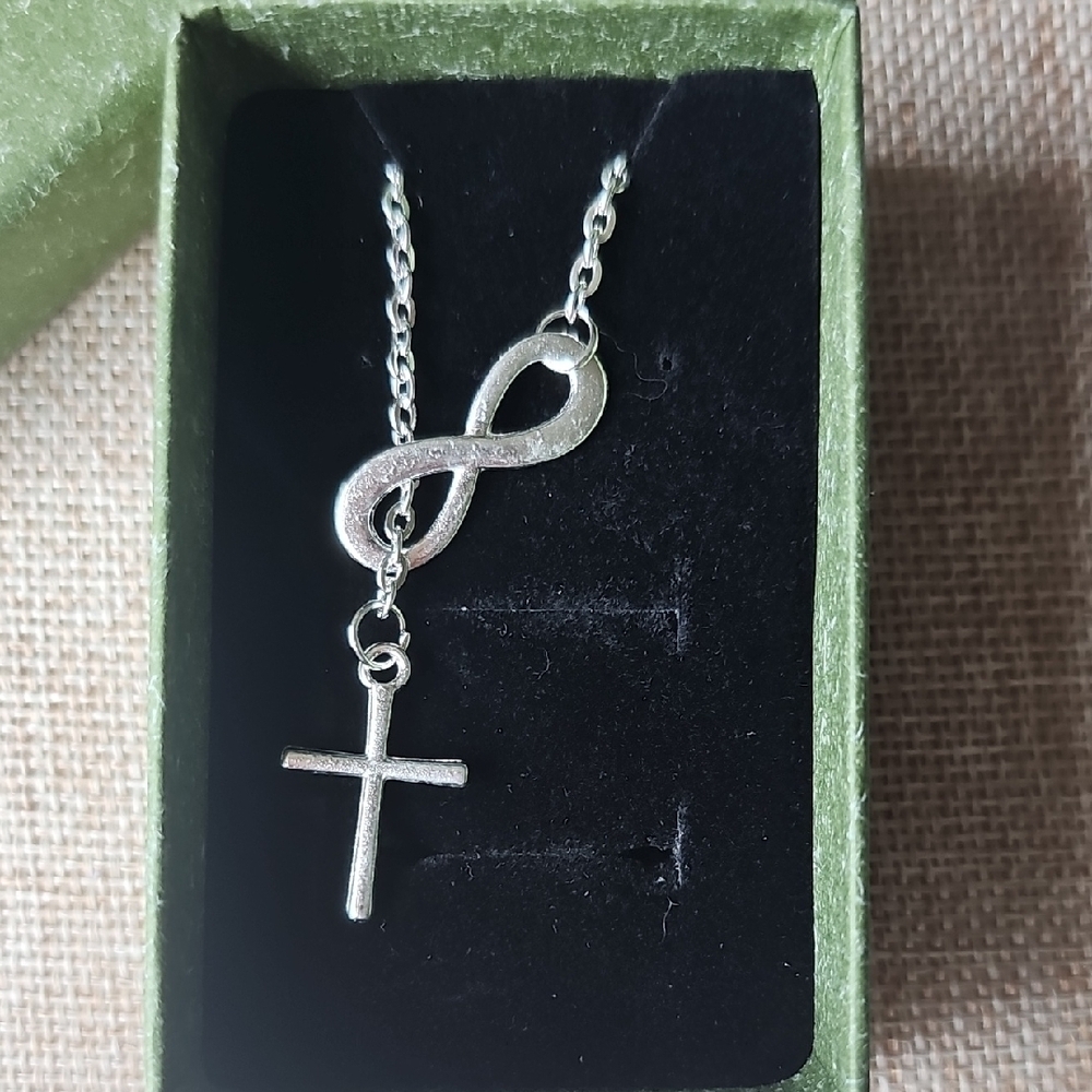 NIB Elegant Silver Tone Infinity Lariat Style Cross necklace 16" W/ 2" Extender